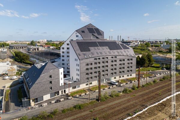 1684319062242 Réalisation EDILIANS Îlot B107 – ZAC Bastide Niel en tuile terre cuite tuile Diamant Huguenot et Tuile Solaire Max