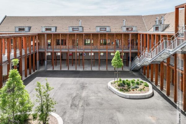 1686322835370 Réalisation de toiture en tuile terre cuite EDILIANS École et Collège Emmanuel d’Alzon – St Médard en Jalles