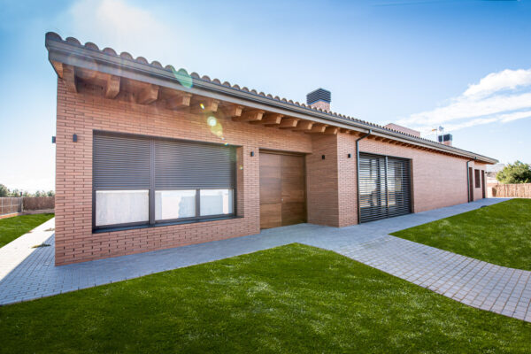 LA-CERDERA-2 Réalisation toiture de la Cerdera en tuiles Grand Sud La Escandela