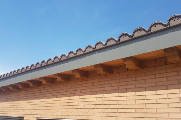 LA-CERDERA-3 Toiture en tuile terre cuite La Escandella